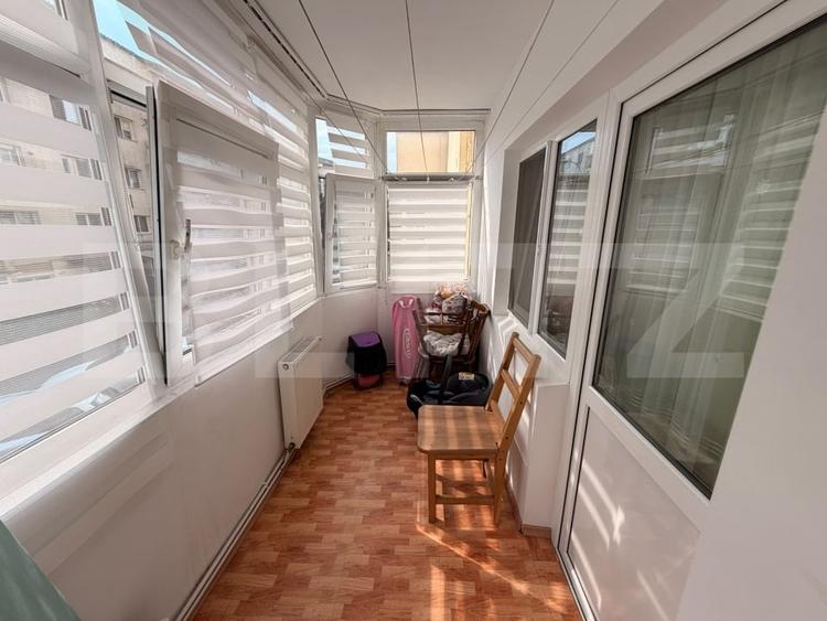 Apartament cu 3 camere decomandat, mobilat în Micro 11