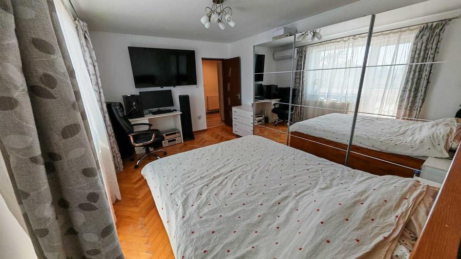 Apartament cu 2 camere decomandat în Central