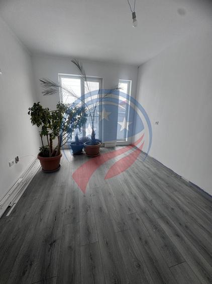 Casă individuală cu 5 camere cu Canalizare în Bariera Vâlcii