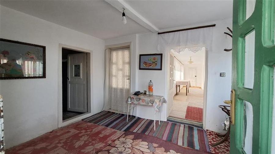 Casă individuală cu 6 camere cu Teren 3118 Mp în Măicănești
