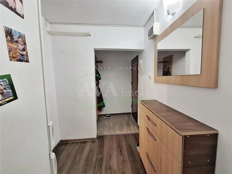 Apartament cu 3 camere semidecomandat în Milcov