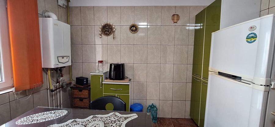Apartament cu 3 camere decomandat, mobilat în Unirii