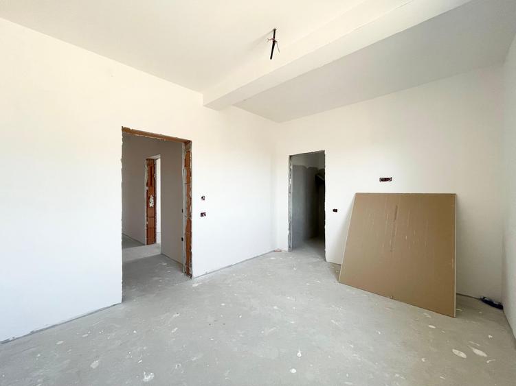 Duplex cu 4 camere cu Canalizare în Moșnița Nouă