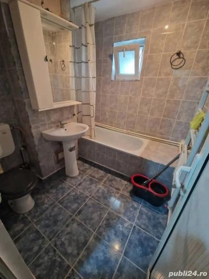 Apartament cu 4 camere decomandat în Central