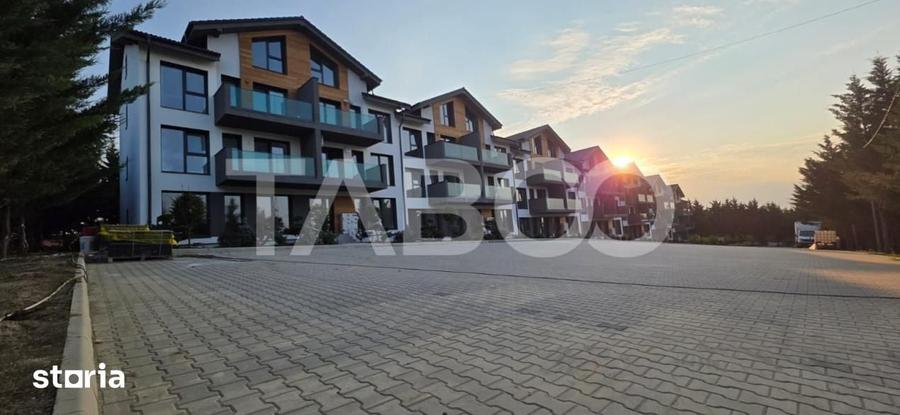 Apartament cu 3 camere decomandat în Cristian