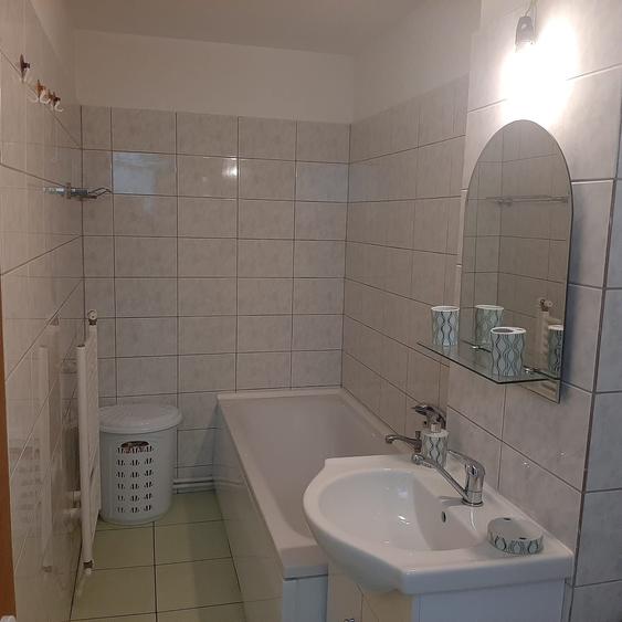 Apartament cu 2 camere decomandat în Steaua