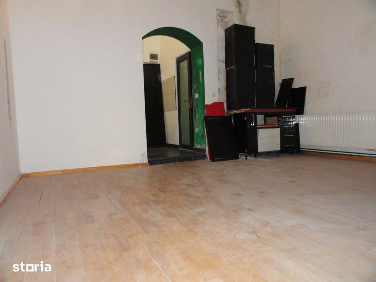 Spațiu comercial, de 70 mp, în Central