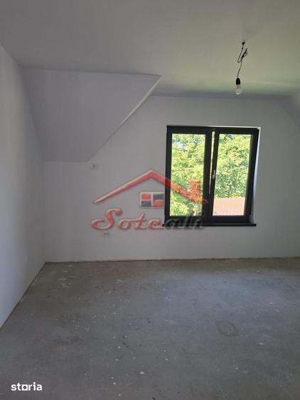 Casă cu 4 camere cu Teren 470 Mp în Cornu