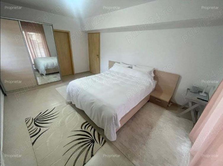 Apartament cu 3 camere decomandat în Neptun