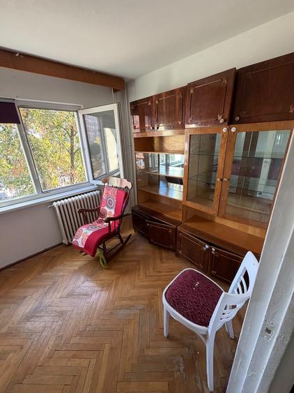 Apartament cu 3 camere nedecomandat în Complex Studențesc