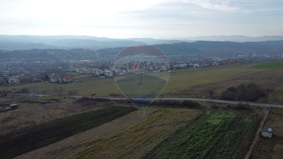 Teren agricol extravilan de 19375 mp, în Dâmbul Rotund