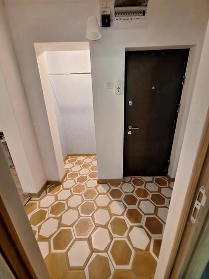Apartament cu 3 camere semidecomandat în Mazepa 1