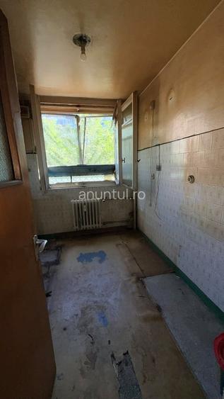 Apartament semidecomandat în Militari