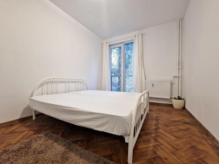 Apartament cu 3 camere semidecomandat, mobilat în Titan