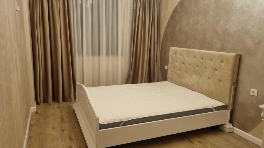 Apartament cu 3 camere semidecomandat în Băneasa