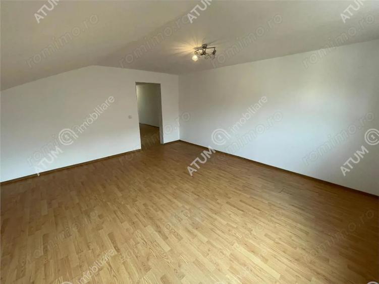 Casă cu 5 camere cu Teren 483 Mp în Trei Stejari