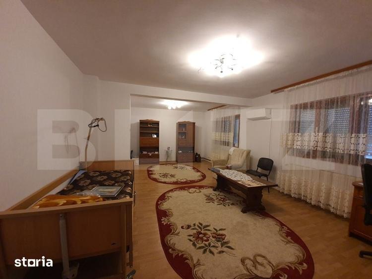 Casă cu 5 camere cu Teren 2022.35 Mp în Răzvad