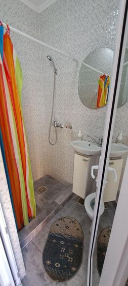 Apartament cu 4 camere decomandat în Delfinariu