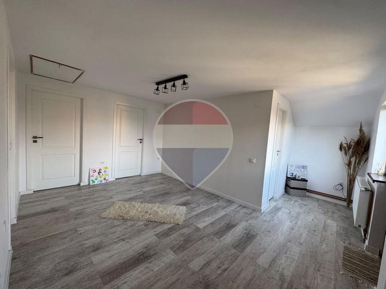 Casă individuală cu 5 camere cu Teren 331 Mp în Bariera Vâlcii