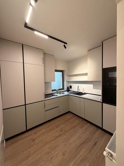 Apartament cu 3 camere decomandat în Trei Stejari