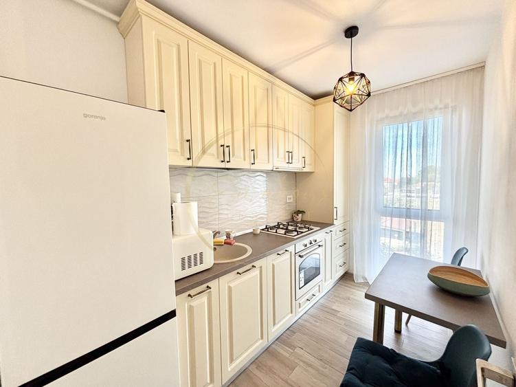 Apartament cu 2 camere decomandat, mobilat în Aradului