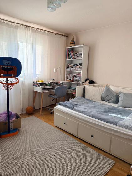Apartament cu 3 camere decomandat în Nerva Traian