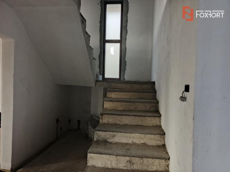 Casă individuală cu 5 camere cu Teren 747 Mp în Sânandrei