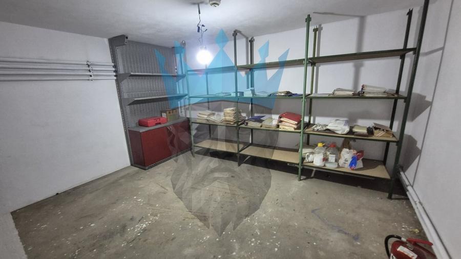 Casă individuală cu 8 camere cu Teren 220 Mp în Tineretului