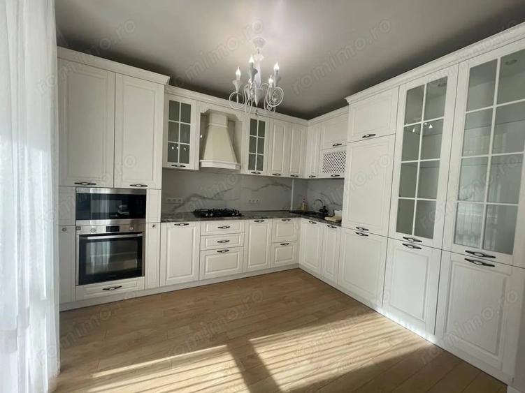 Apartament cu 3 camere decomandat în Vlahuță