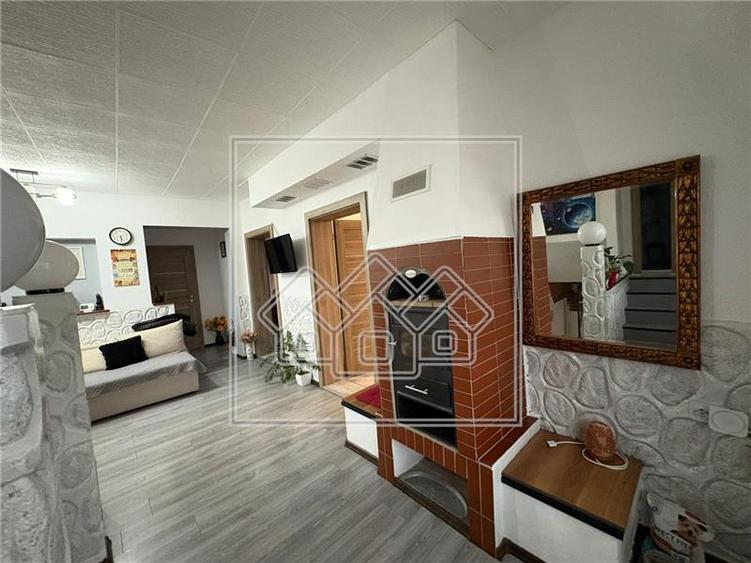 Apartament cu 4 camere decomandat în Lazaret