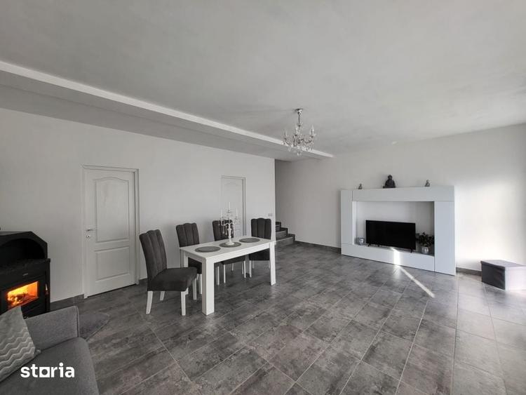 Casă cu 3 camere cu Teren 700 Mp în Groși