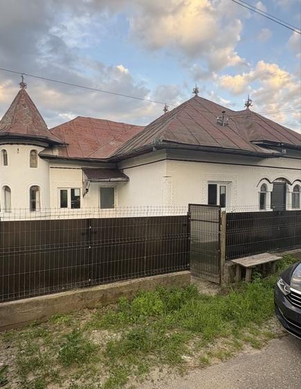 Casa de vanzare in zona de munte - 1