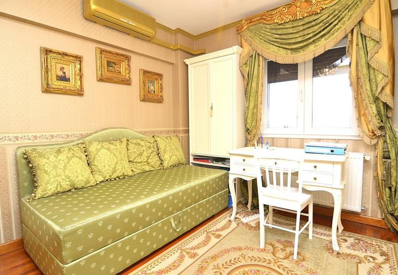 Apartament cu 3 camere decomandat, mobilat în Unirii