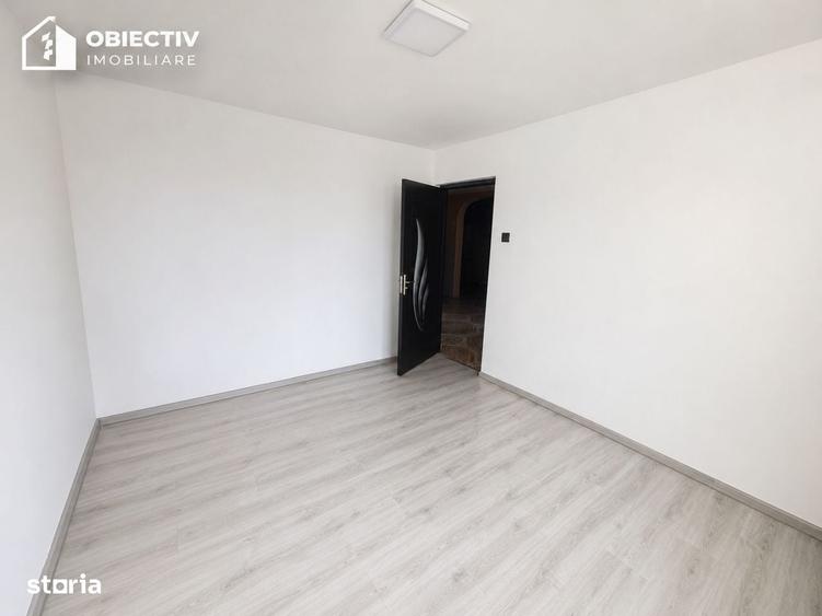 Apartament cu 4 camere decomandat în Central