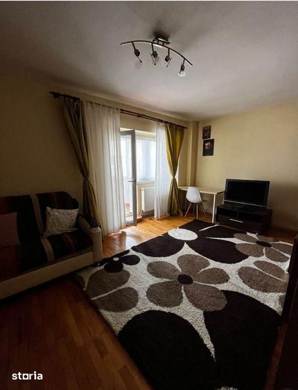 Apartament cu 3 camere decomandat, mobilat în Nicolina