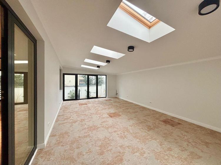 Apartament cu 3 camere în Lacul Tei