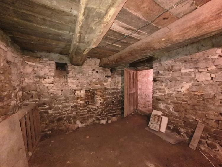 Casa saseasca cu beci boltit(crama), in zona turistica la 5 km de Rasnov, Zarnesti Brasov, cu materiale pt. acoperis nou incluse, direct de la PRIVAT! - 5