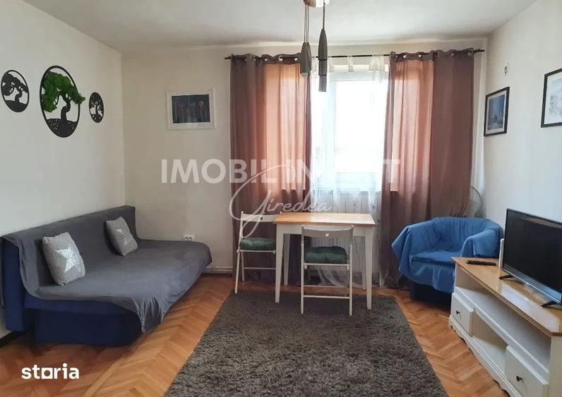 Apartament cu 3 camere în Cetate