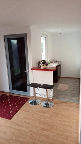 Casă cu 3 camere cu Teren 300 Mp în Livezile