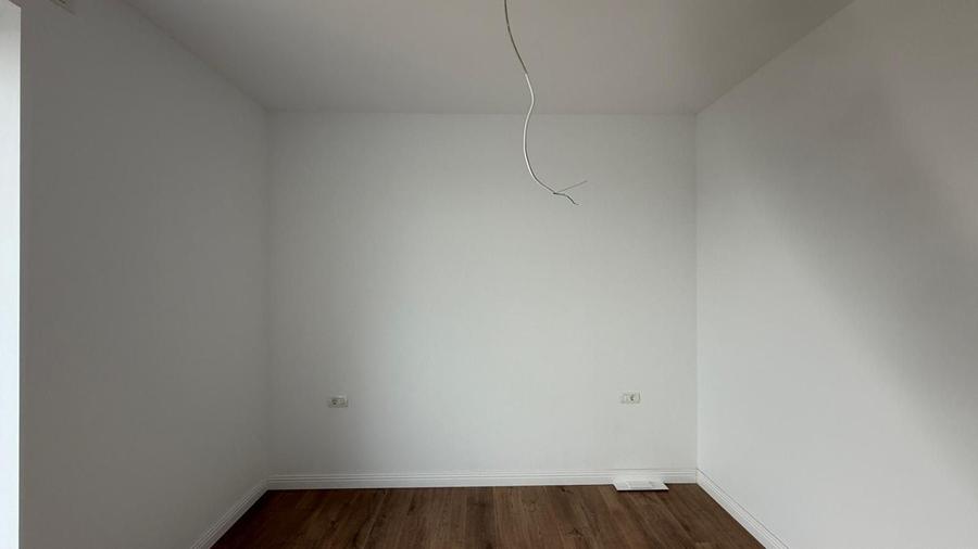 Apartament cu 3 camere semidecomandat în Pipera