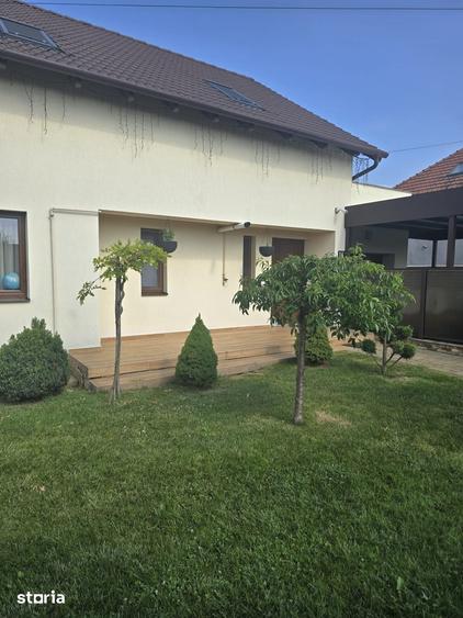 Casă cu 4 camere cu Teren 635 Mp în Mărtinești