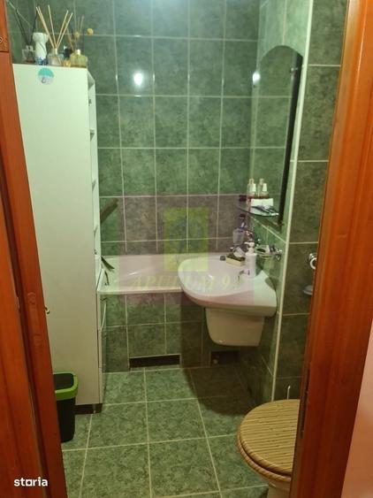 Apartament cu 3 camere decomandat în Cuza