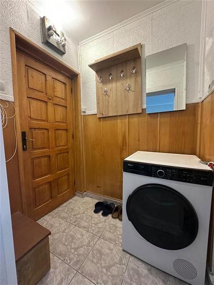 Apartament cu 2 camere semidecomandat în Podu Roș