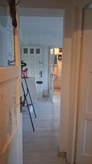 Apartament cu 2 camere nedecomandat, mobilat în Kogălniceanu