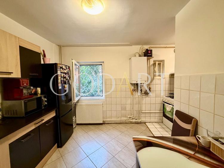 Apartament cu 3 camere decomandat, mobilat în Militari