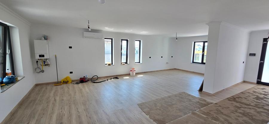 Casă individuală cu 3 camere cu Teren 500 Mp în Nord-Est