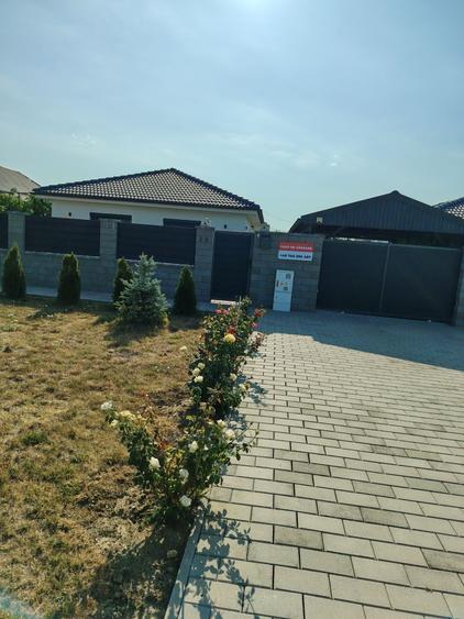 Casă cu 3 camere în Mândruloc