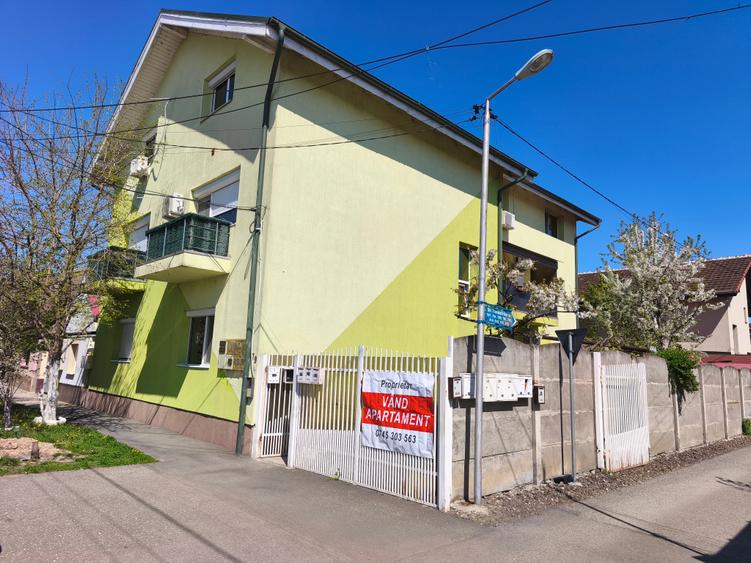 Apartament cu 3 camere semidecomandat, mobilat în Giroc — fotografia 1