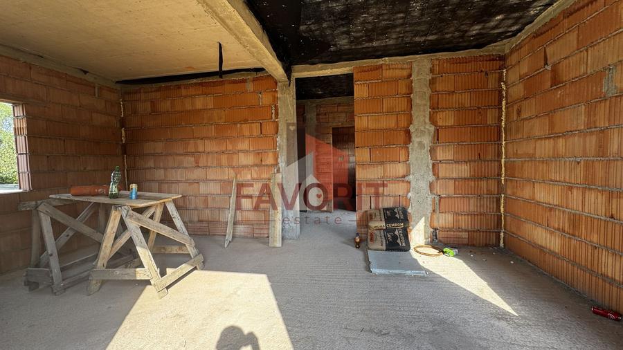 Casă individuală cu 3 camere cu Canalizare în Albina