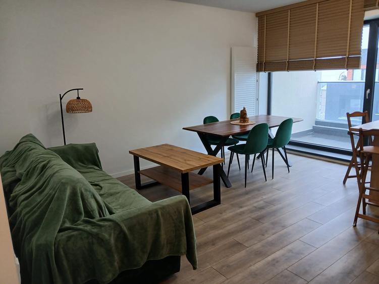 Apartament cu 2 camere decomandat în Noua